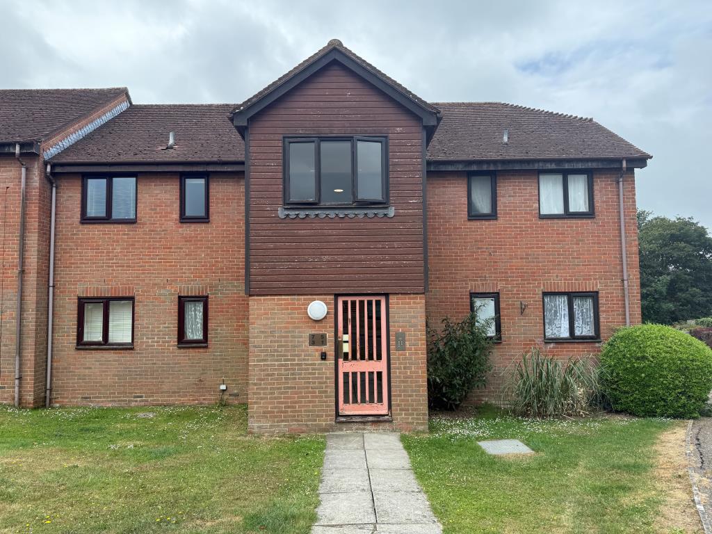 Lot: 120 - GROUND FLOOR FLAT WITH PARKING IN NEED OF UPDATING - View of flat development from Roman Way
